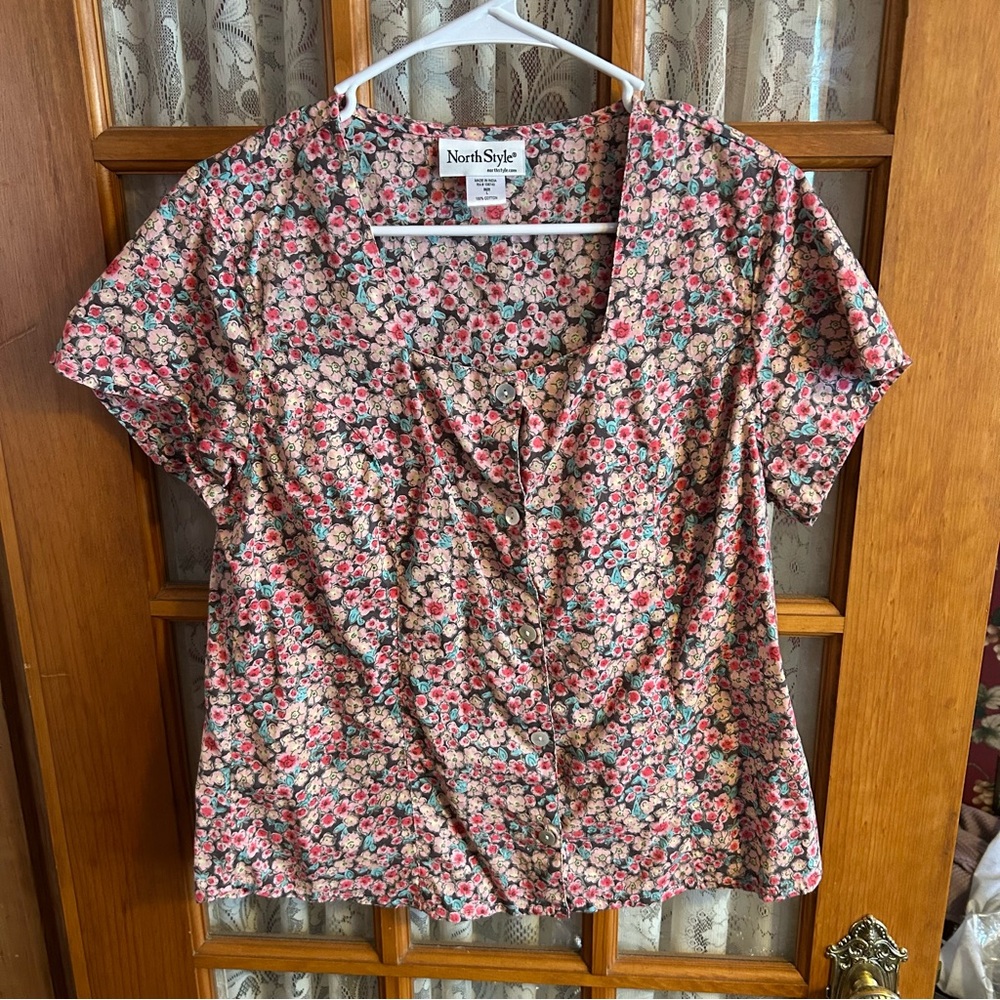 NWOT NorthStyle Floral Blouse - Pink and Green